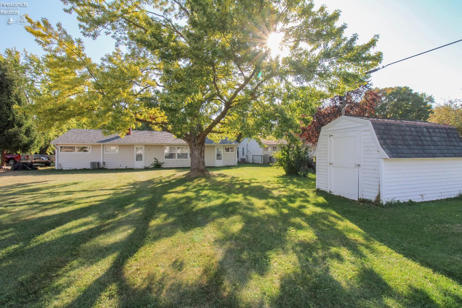 Sandusky, Ohio 44870, United States, 3 Bedrooms Bedrooms, ,1 BathroomBathrooms,Residential,Contingent,214568