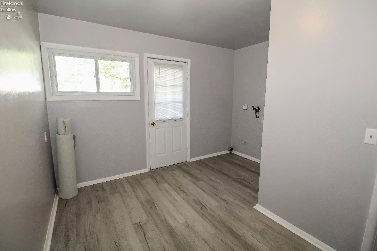 Sandusky, Ohio 44870, United States, 3 Bedrooms Bedrooms, ,1 BathroomBathrooms,Residential,Contingent,214568