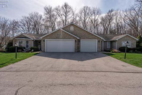 Homes For Sale - 590 N Vineyard Circle<br/> Port Clinton, OH 43452