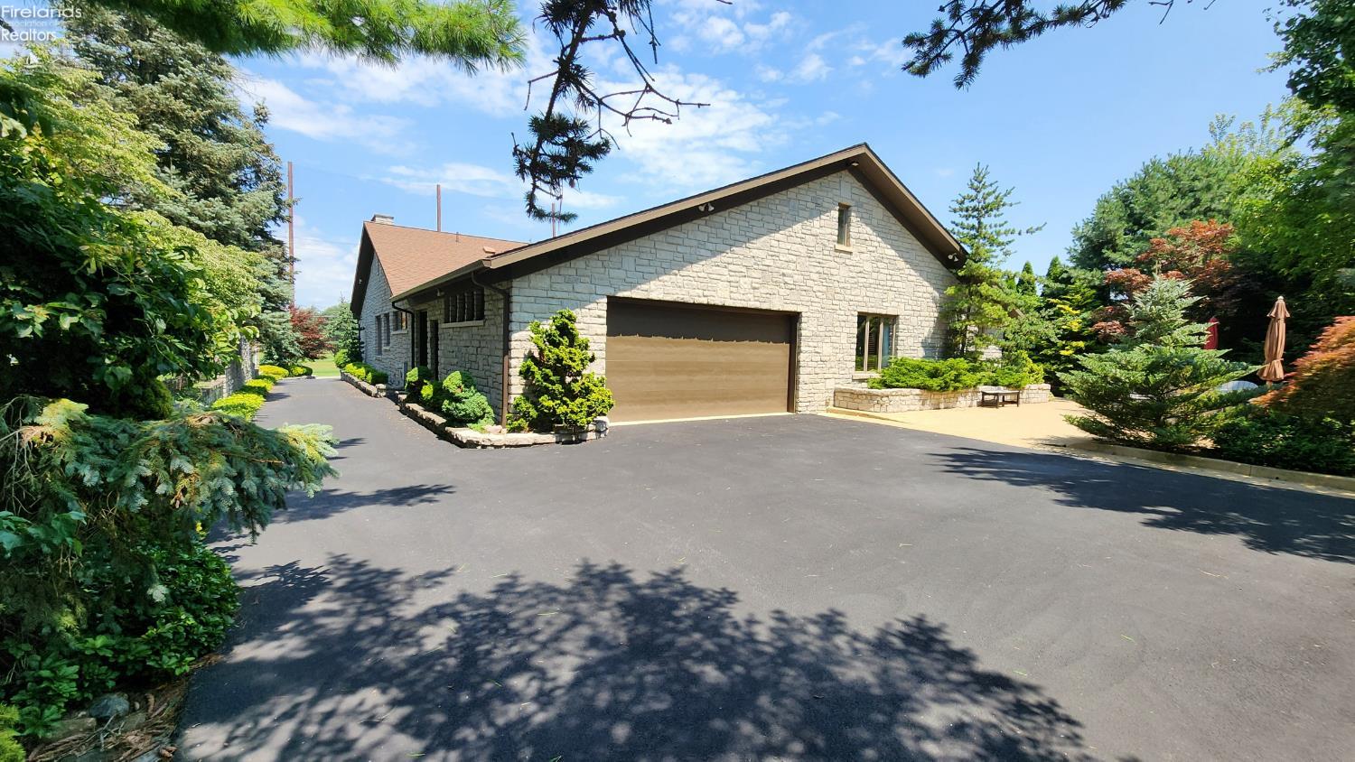 Huron, Ohio 44839, United States, 4 Bedrooms Bedrooms, ,3 BathroomsBathrooms,Residential,Active,185892