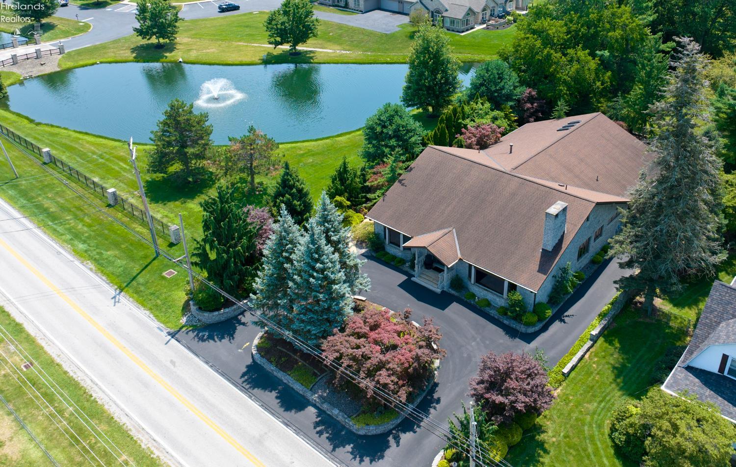 Huron, Ohio 44839, United States, 4 Bedrooms Bedrooms, ,3 BathroomsBathrooms,Residential,Active,185892