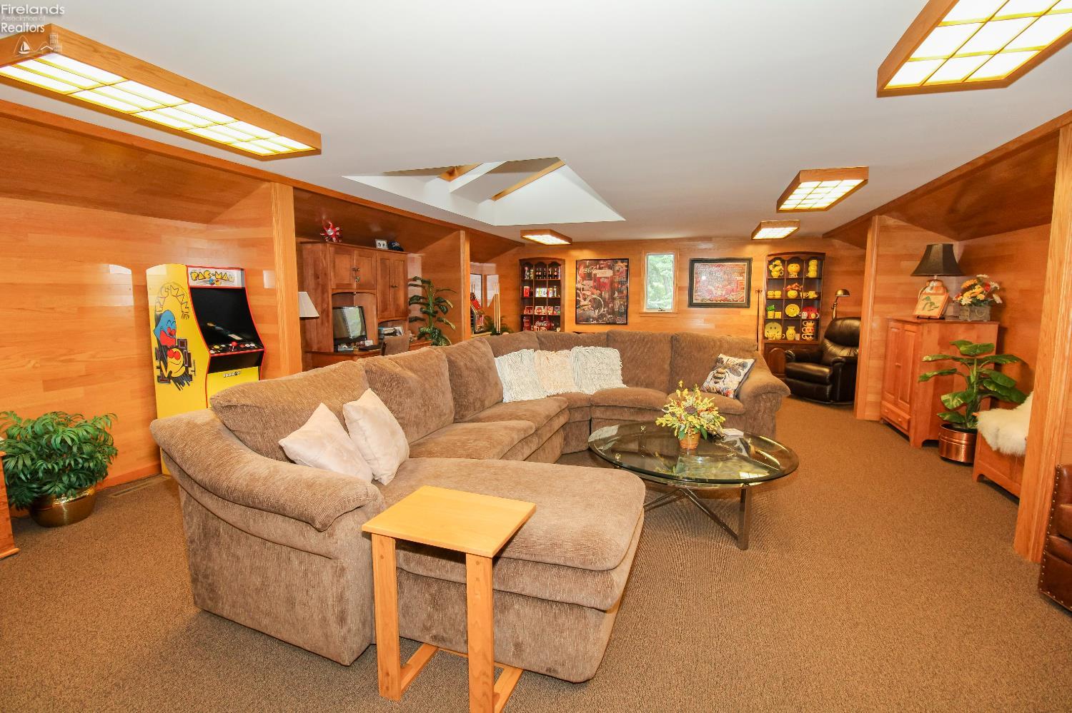 Huron, Ohio 44839, United States, 4 Bedrooms Bedrooms, ,3 BathroomsBathrooms,Residential,Active,185892