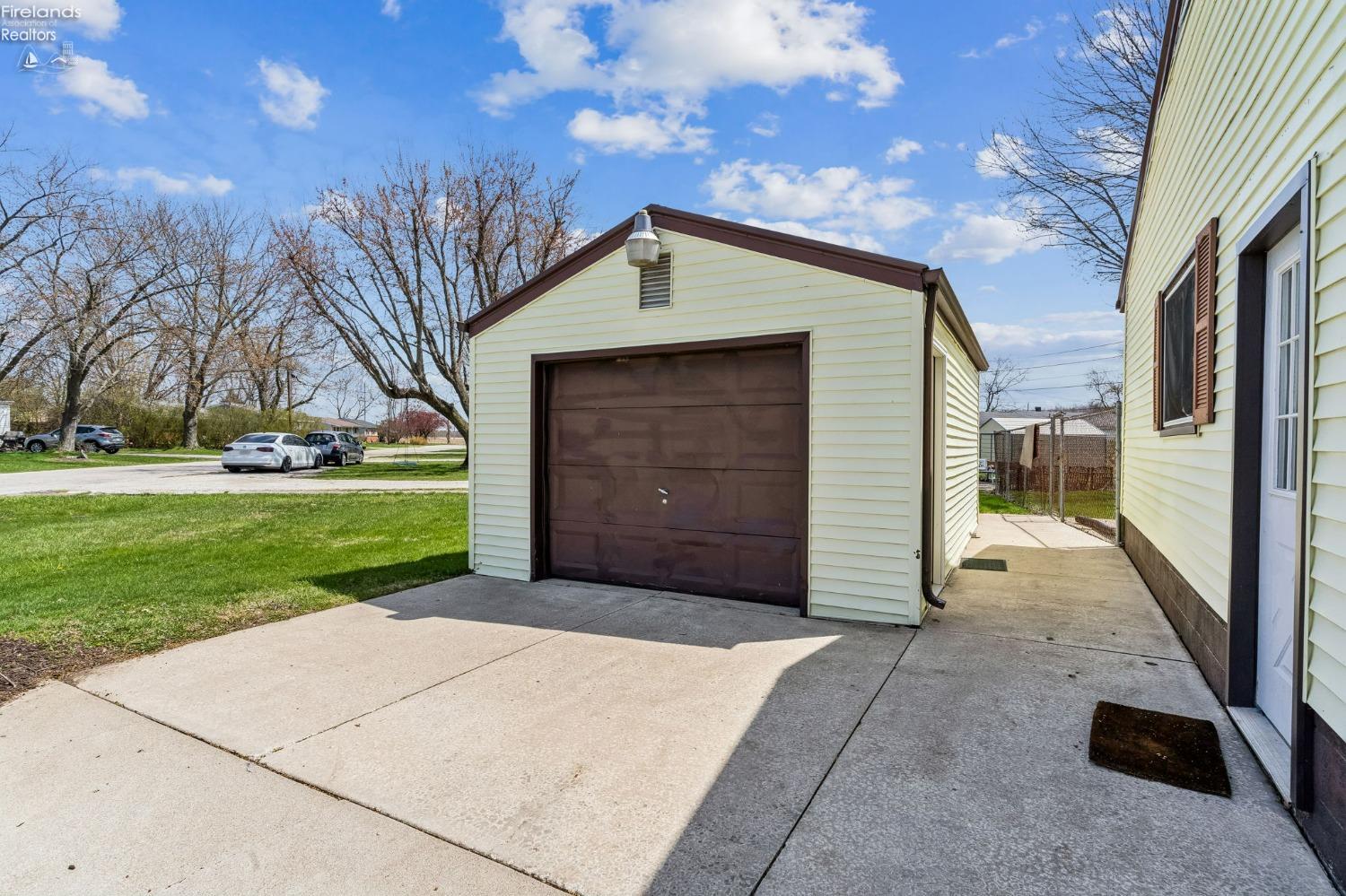 1314 W Stoner Rd, Fostoria, Texas image 32