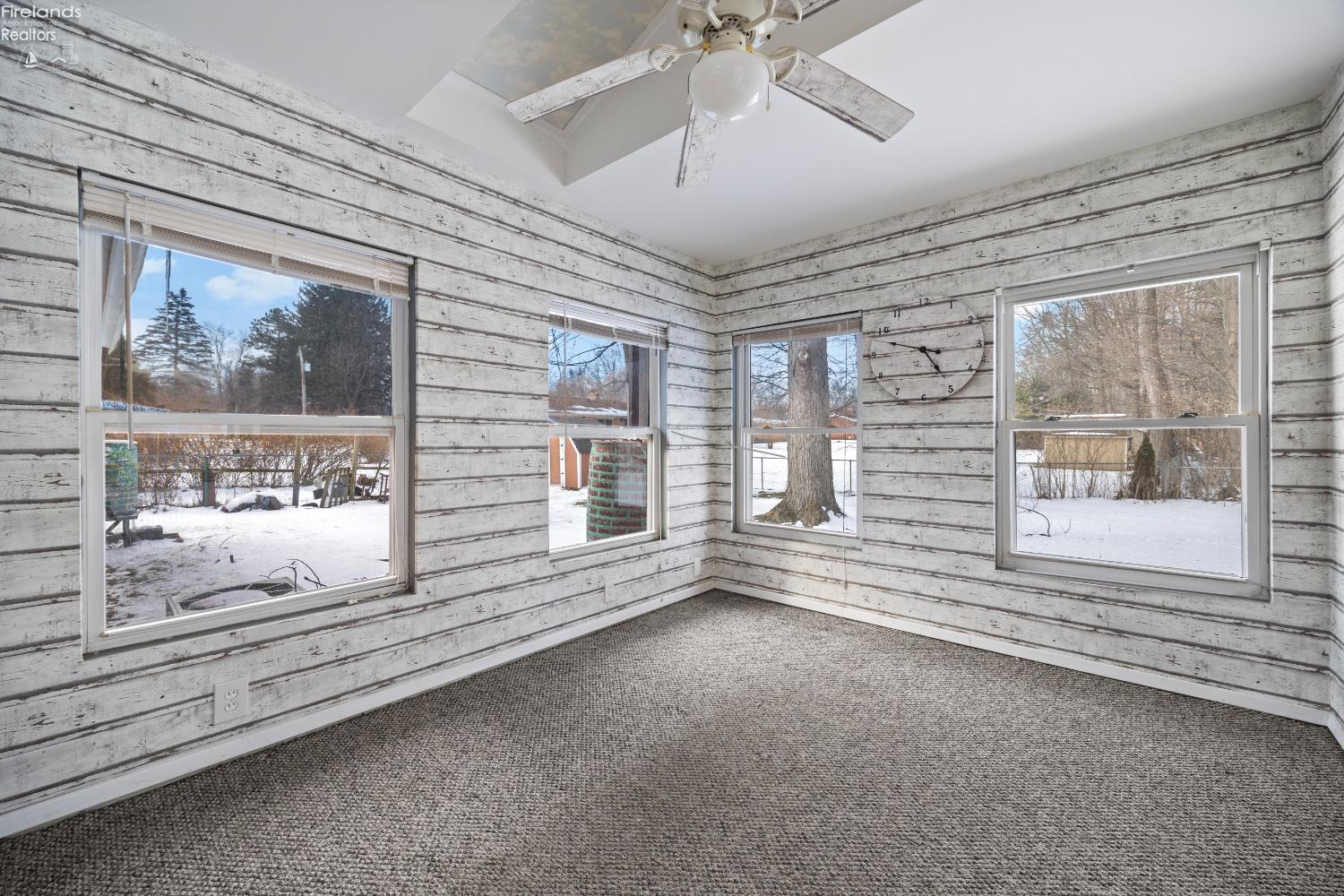 4960 W Park Dr, North Olmsted, Ohio image 30