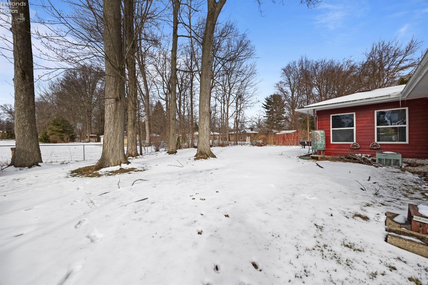 4960 W Park Dr, North Olmsted, Ohio image 42