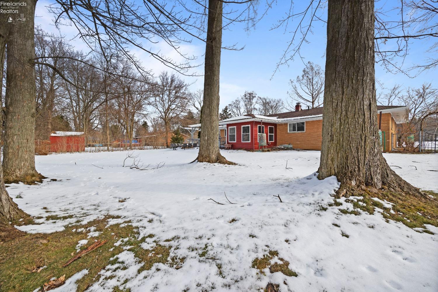 4960 W Park Dr, North Olmsted, Ohio image 41