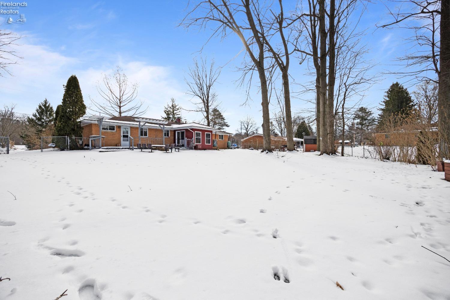 4960 W Park Dr, North Olmsted, Ohio image 39