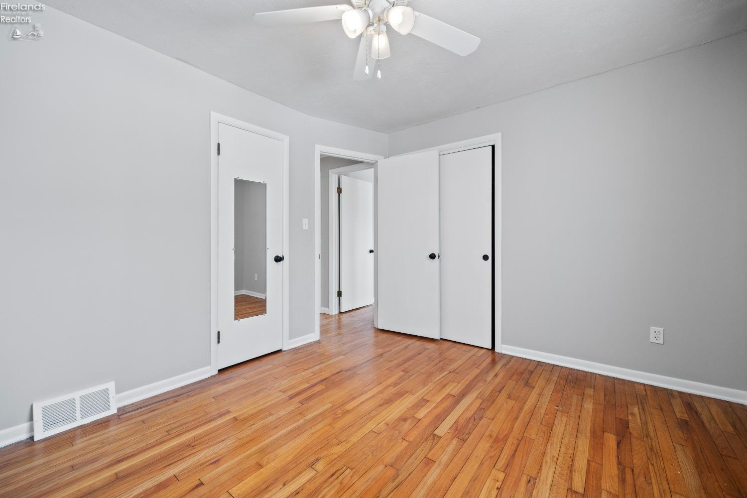 4960 W Park Dr, North Olmsted, Ohio image 29