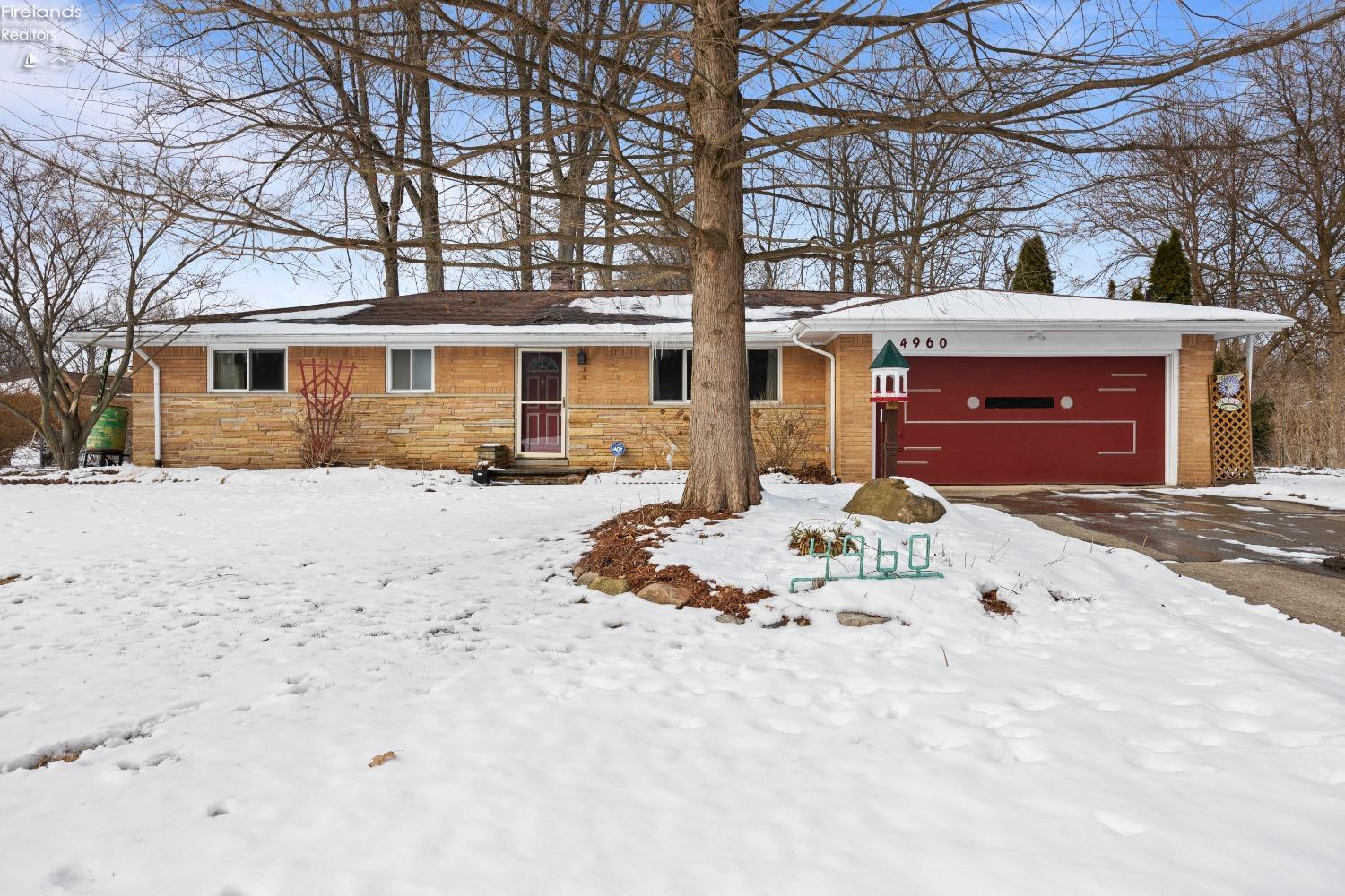 4960 W Park Dr, North Olmsted, Ohio image 43