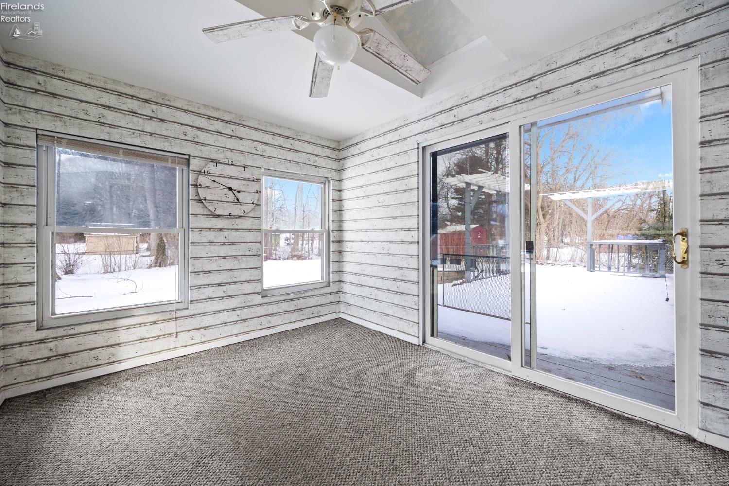 4960 W Park Dr, North Olmsted, Ohio image 31