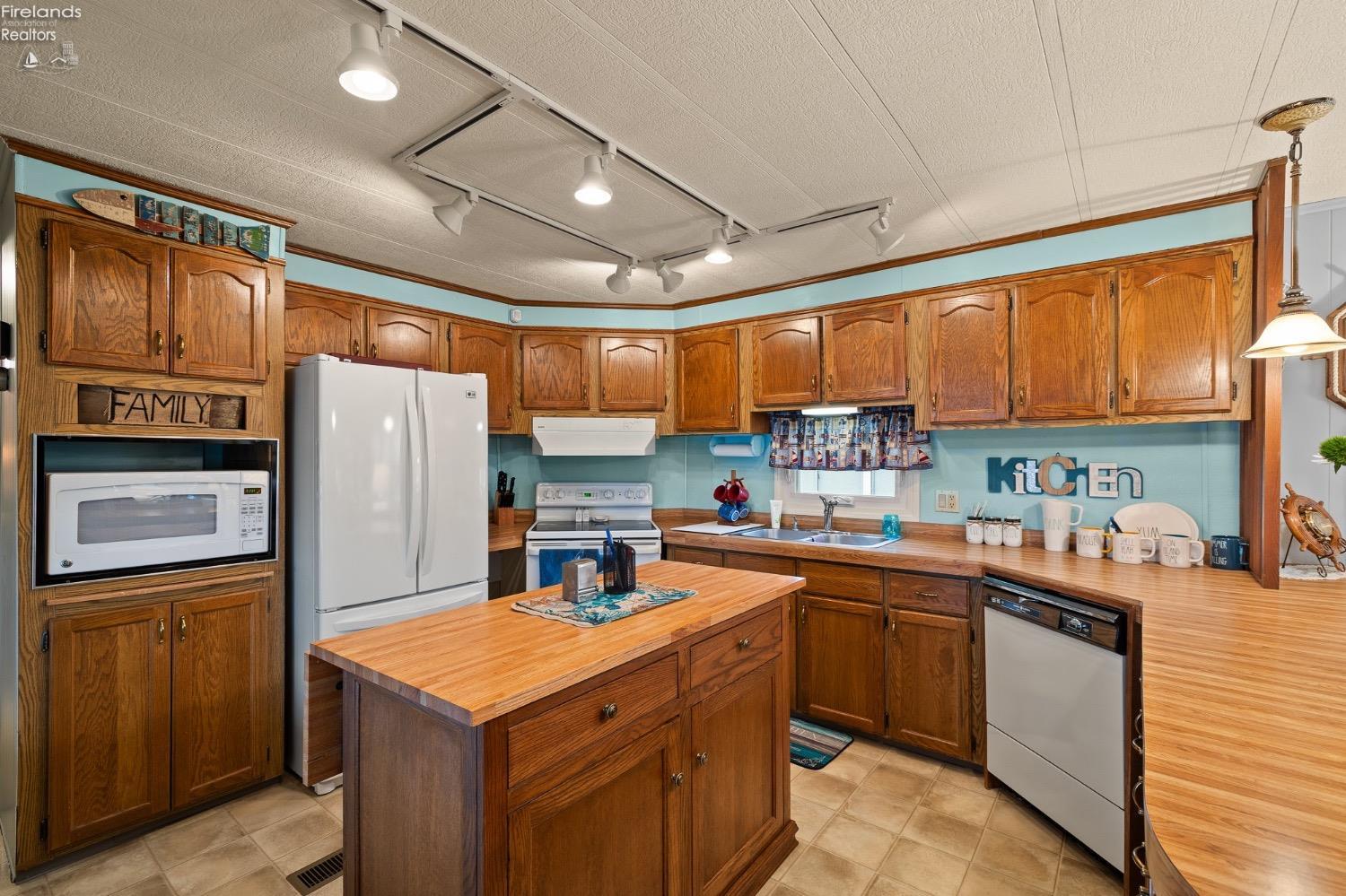 1623 NE Catawba Road #146, Port Clinton, Ohio image 7
