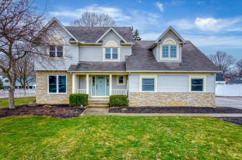 Homes For Sale - 107 Keswick Court<br/> Amherst, OH 44001