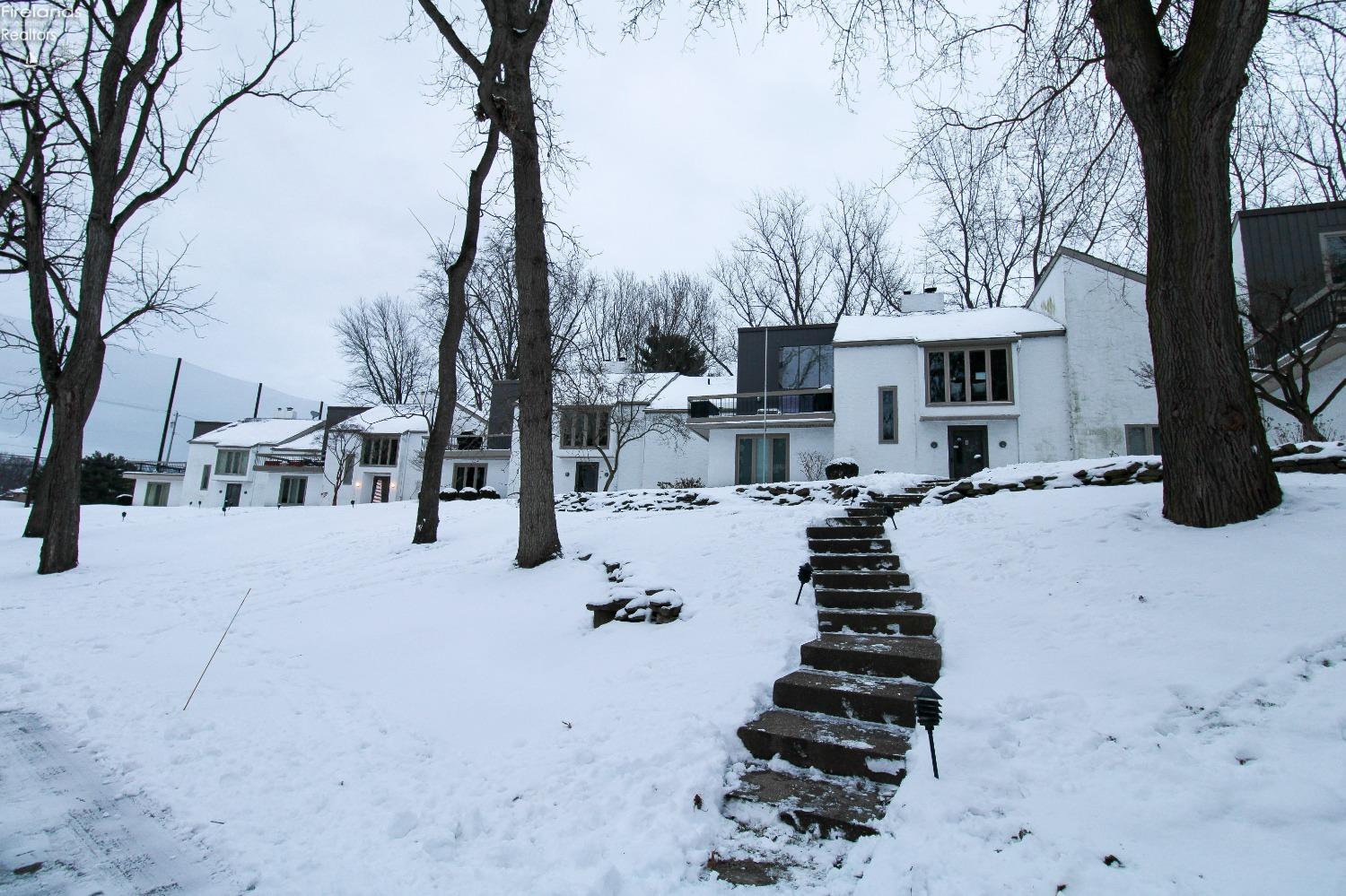 Huron, Ohio 44839, United States, 3 Bedrooms Bedrooms, ,3 BathroomsBathrooms,Residential,Contingent,20764