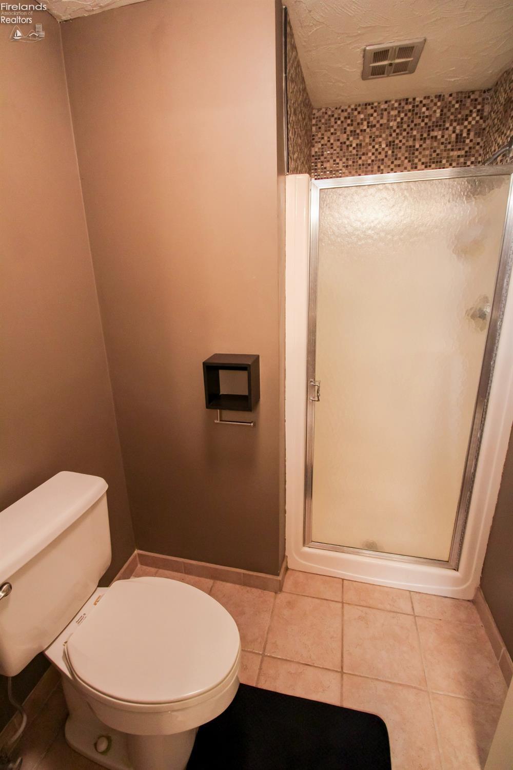 Huron, Ohio 44839, United States, 3 Bedrooms Bedrooms, ,3 BathroomsBathrooms,Residential,Contingent,20764