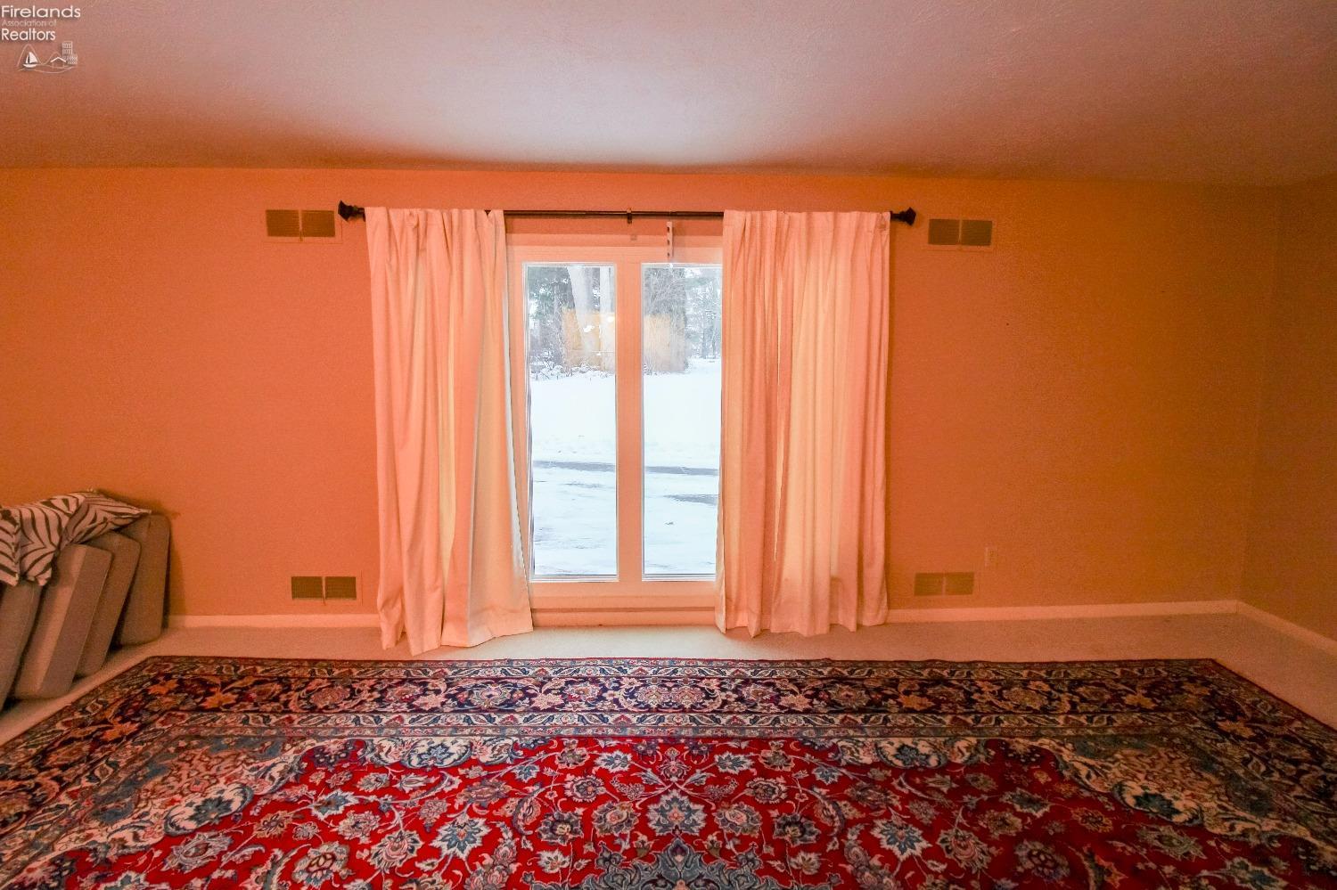 Huron, Ohio 44839, United States, 3 Bedrooms Bedrooms, ,3 BathroomsBathrooms,Residential,Contingent,20764