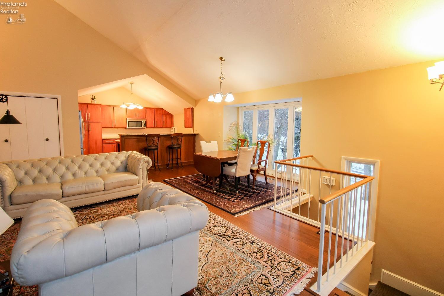 Huron, Ohio 44839, United States, 3 Bedrooms Bedrooms, ,3 BathroomsBathrooms,Residential,Contingent,20764