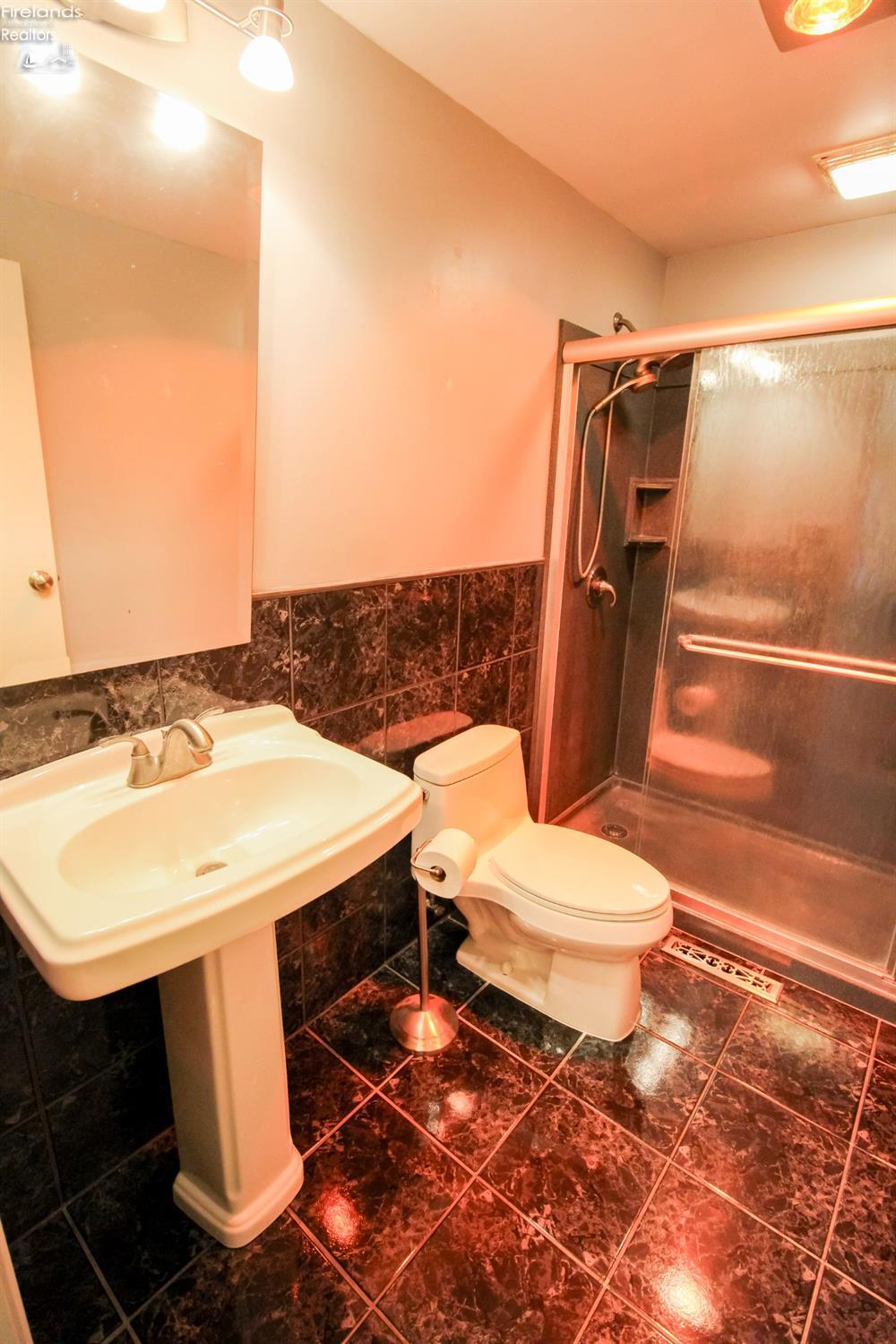 Huron, Ohio 44839, United States, 3 Bedrooms Bedrooms, ,3 BathroomsBathrooms,Residential,Contingent,20764