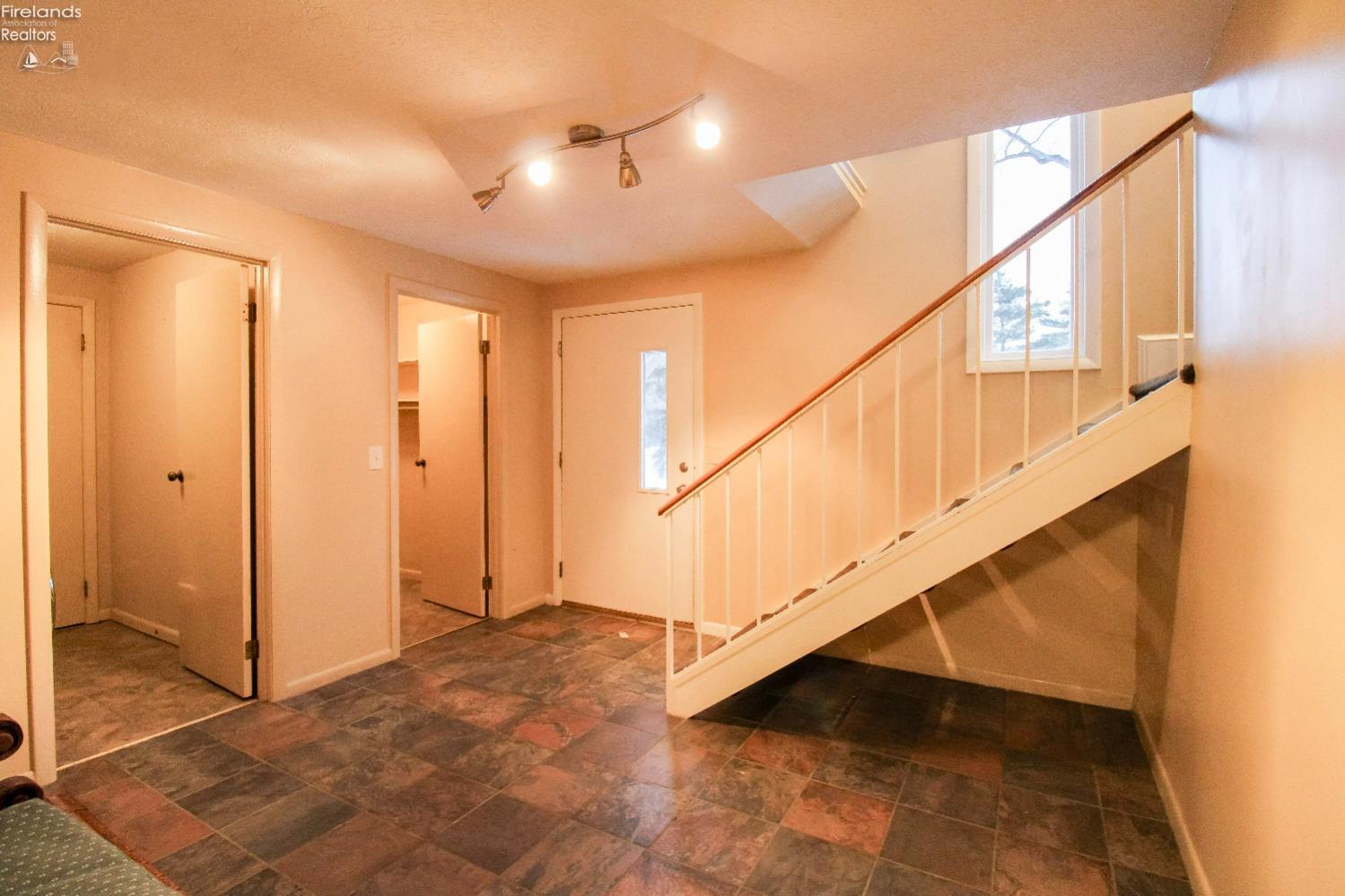 Huron, Ohio 44839, United States, 3 Bedrooms Bedrooms, ,3 BathroomsBathrooms,Residential,Contingent,20764