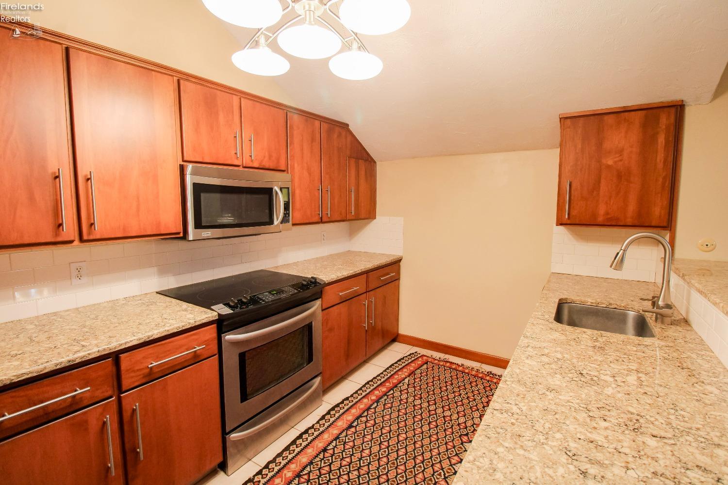 Huron, Ohio 44839, United States, 3 Bedrooms Bedrooms, ,3 BathroomsBathrooms,Residential,Contingent,20764