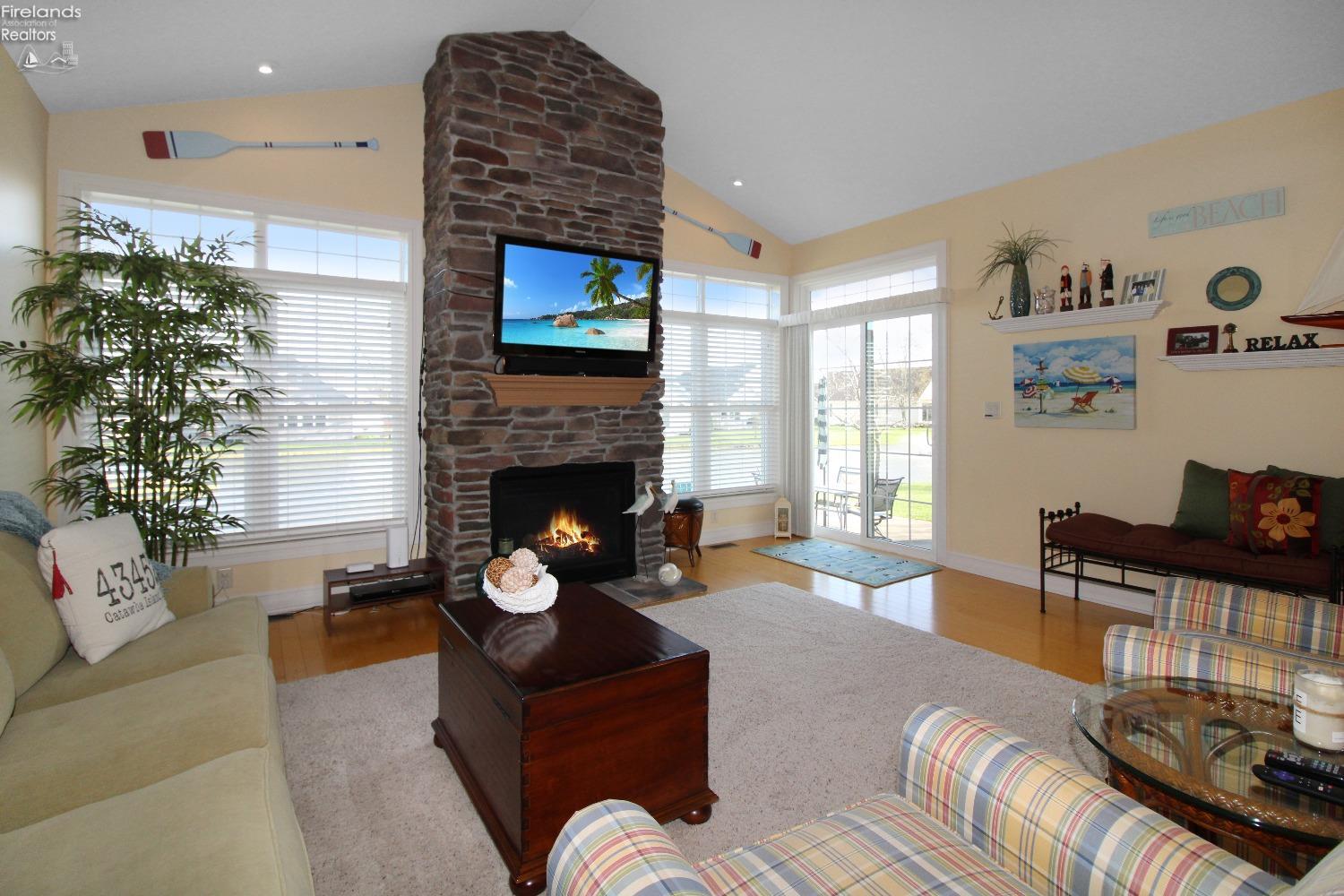 1239 Catawba Bay Drive, Port Clinton, Texas image 21