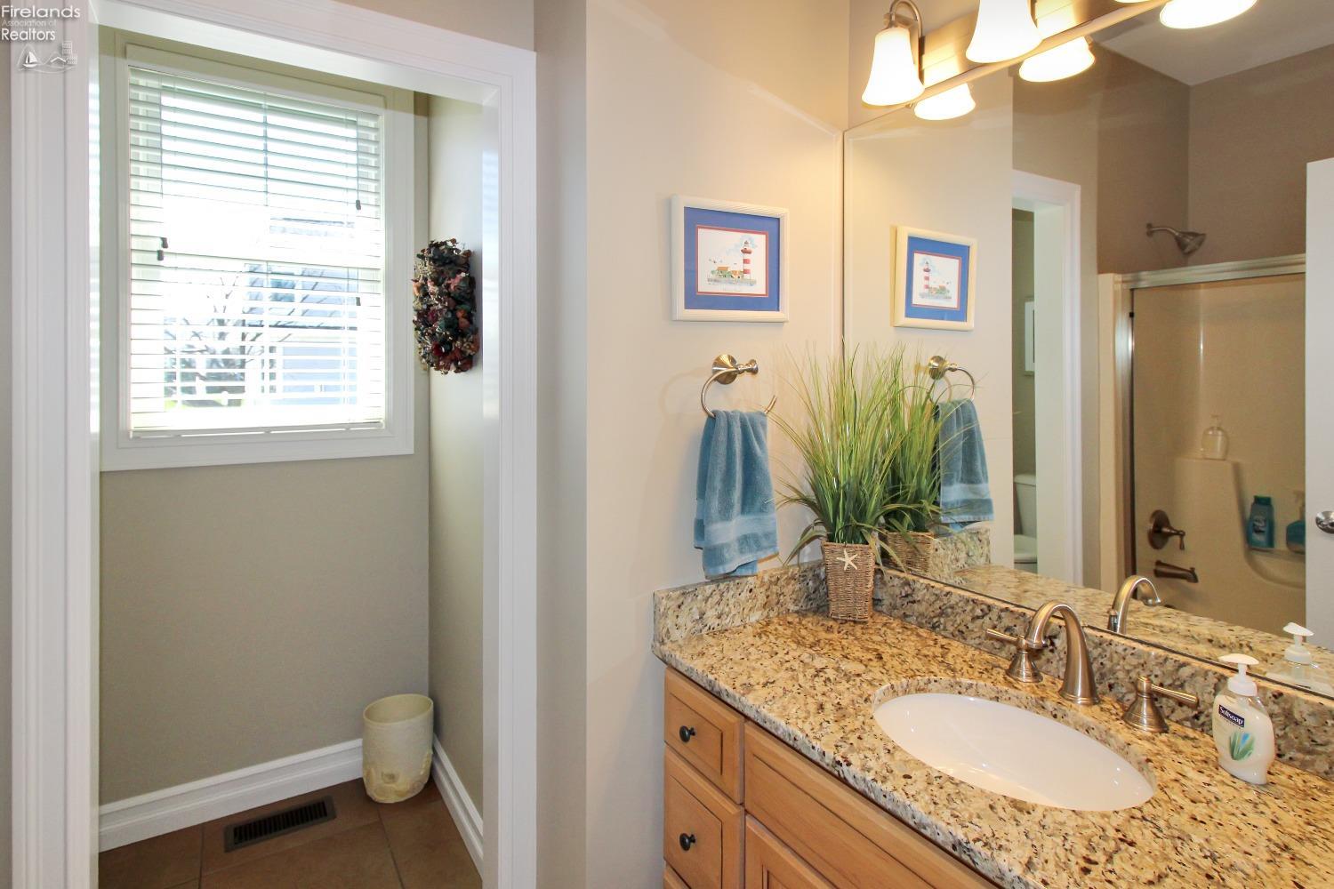 1239 Catawba Bay Drive, Port Clinton, Texas image 10