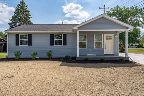 Homes For Sale - 21 N Shawnee Drive<br/> Port Clinton, OH 43452