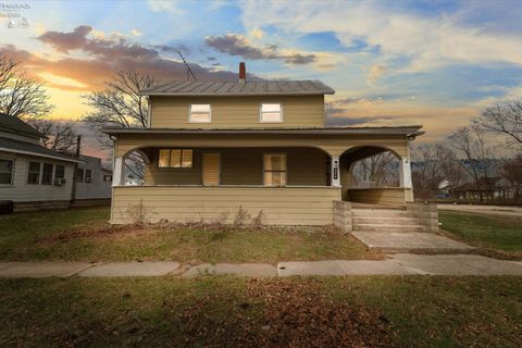 Homes For Sale - 300 W Stevenson Street<br/> Gibsonburg, OH 43431