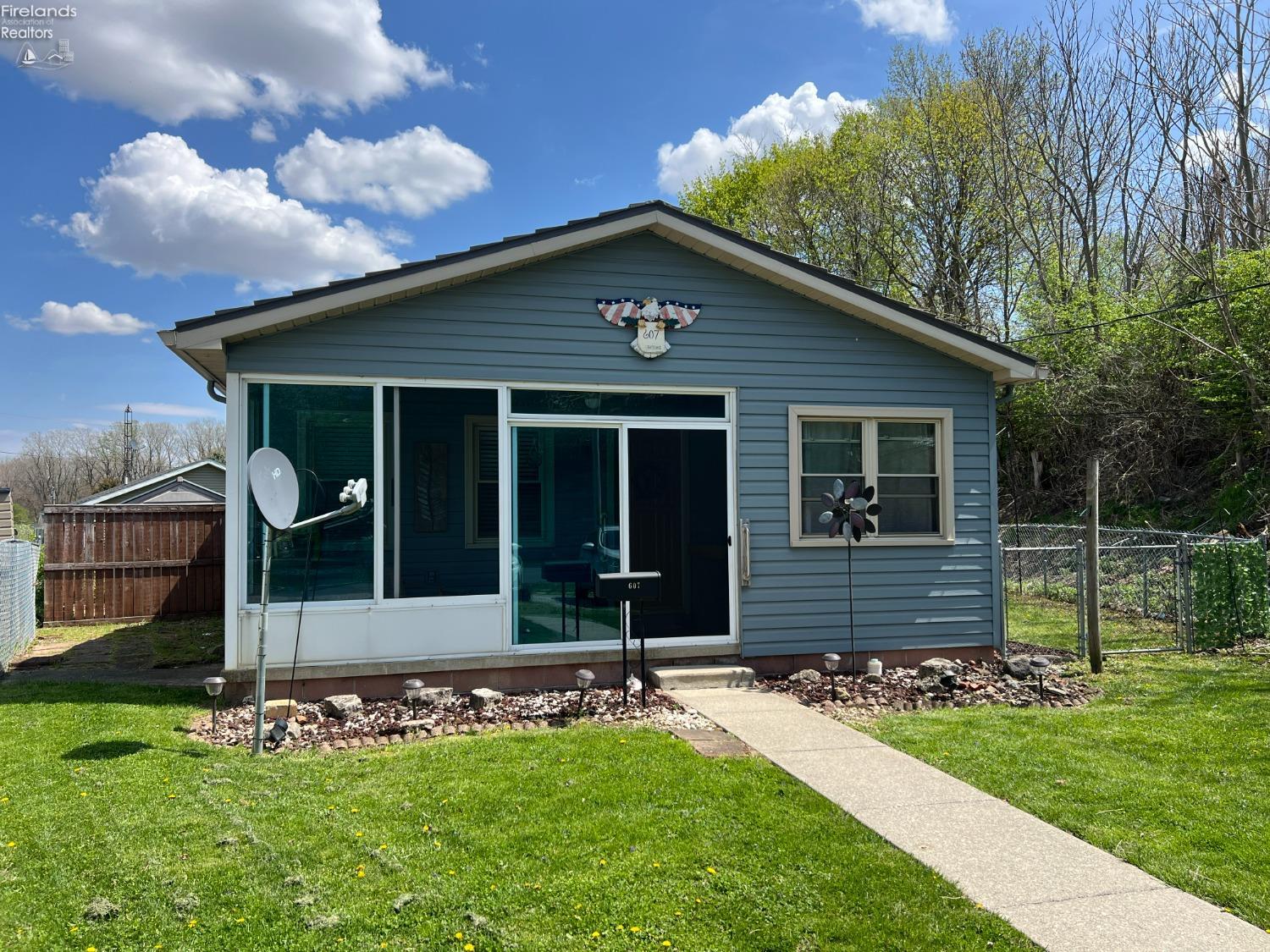 607 S Front Street, Fremont, Texas image 1