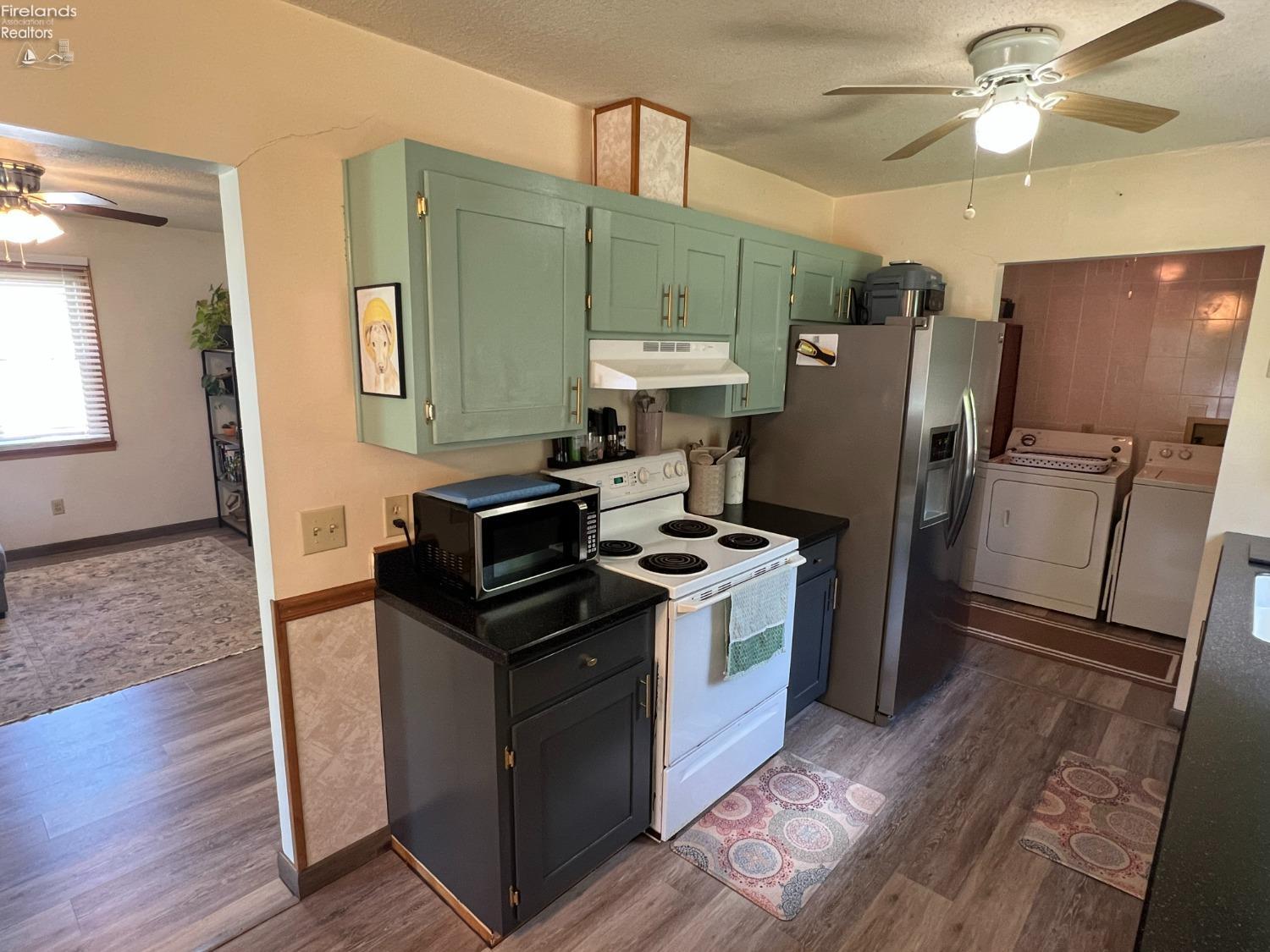 607 S Front Street, Fremont, Texas image 5