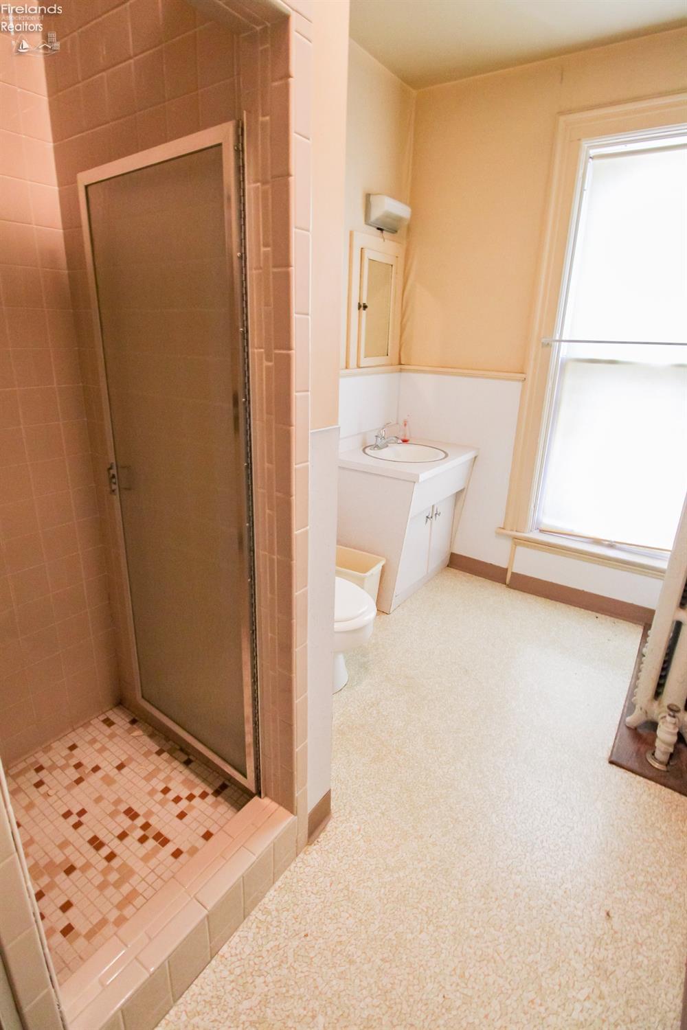 Sandusky, Ohio 44870, United States, 4 Bedrooms Bedrooms, ,2 BathroomsBathrooms,Residential,Active,217467