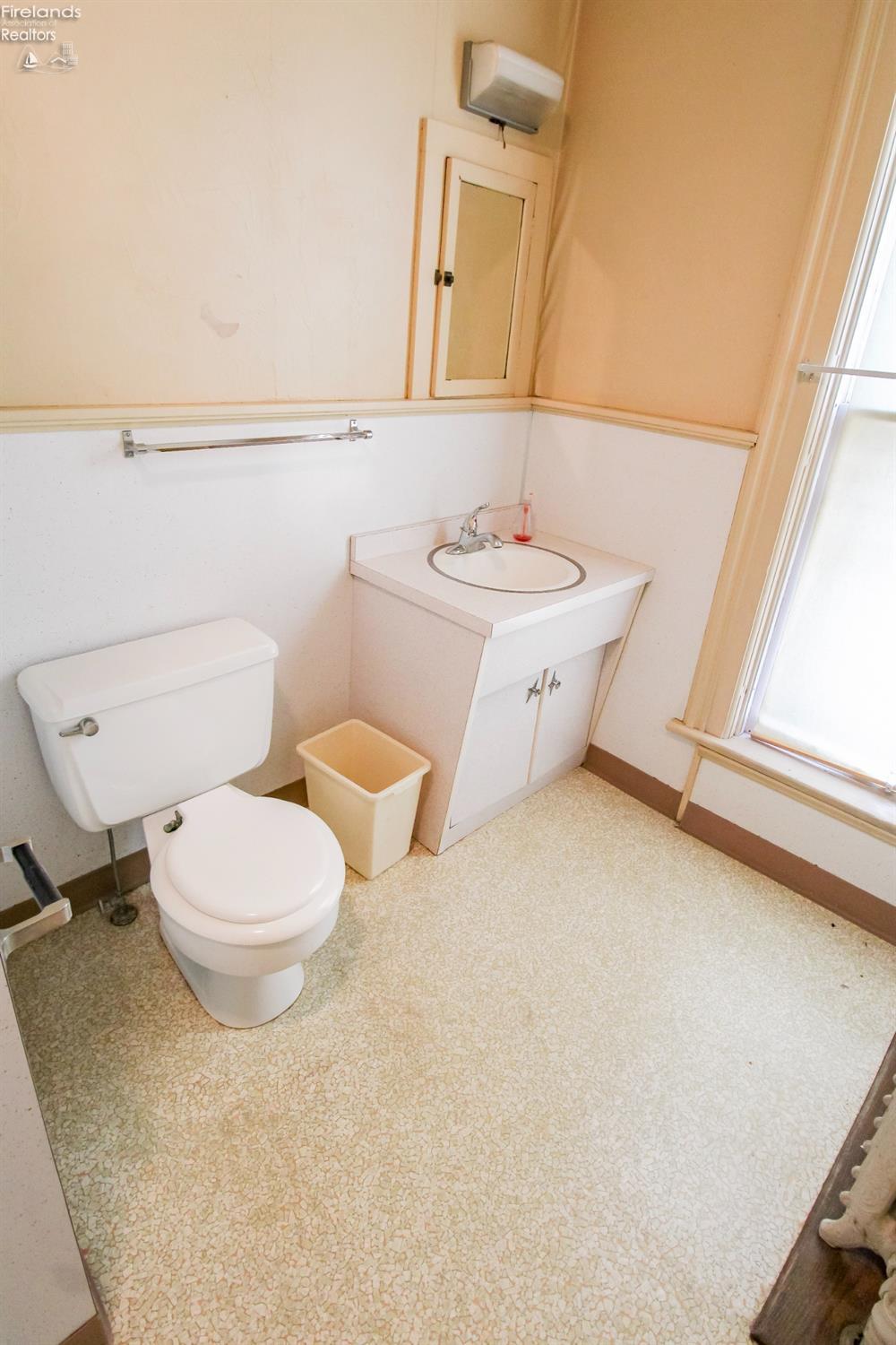 Sandusky, Ohio 44870, United States, 4 Bedrooms Bedrooms, ,2 BathroomsBathrooms,Residential,Active,217467