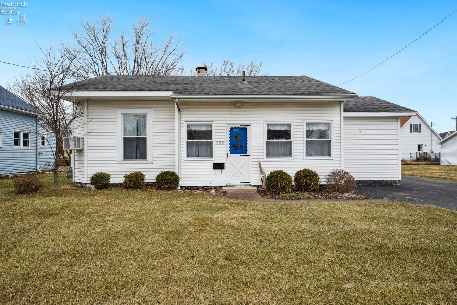 224 Cedar Street, Port Clinton, Ohio image 2