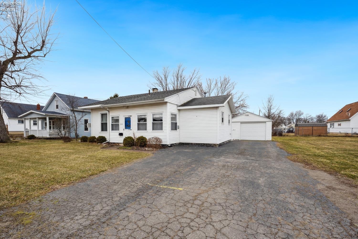 224 Cedar Street, Port Clinton, Ohio image 5