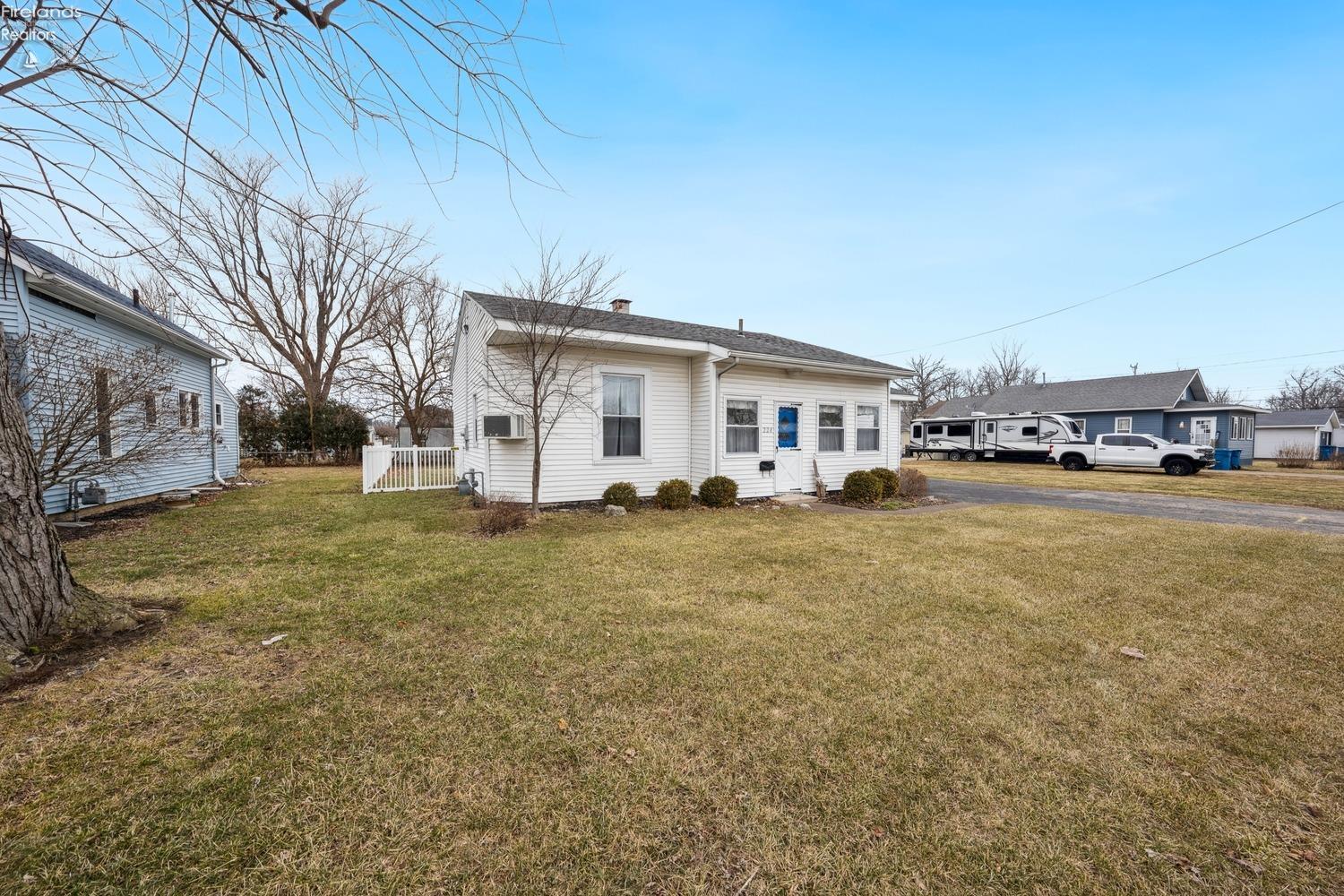 224 Cedar Street, Port Clinton, Ohio image 4