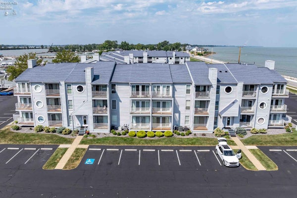 172 CLINTON REEF DR, PORT CLINTON, OH 43452 - Image a025ce1f1b842e857877d523cf71d22e/3447357164