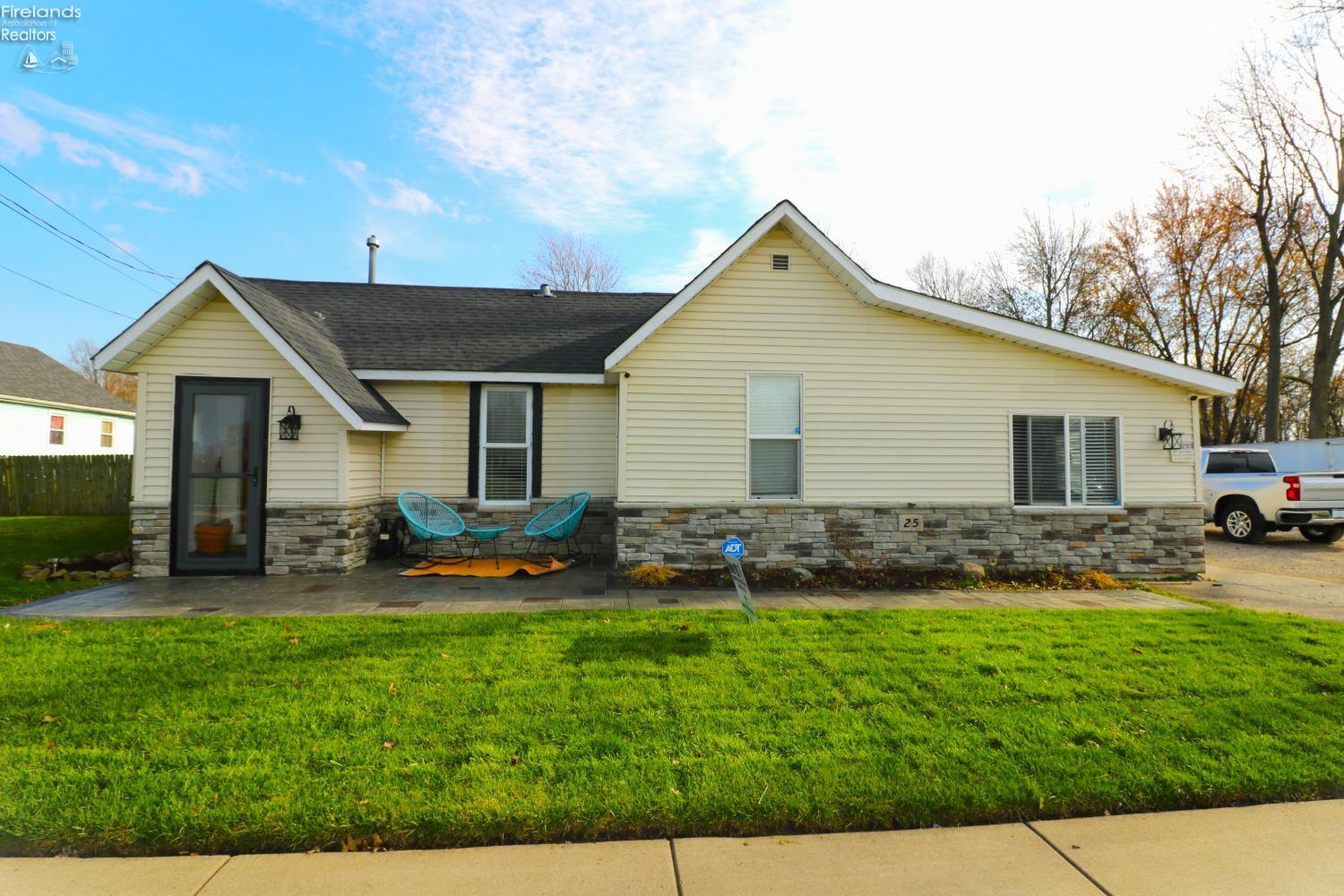 25 W Willard Avenue, Norwalk, Texas image 1