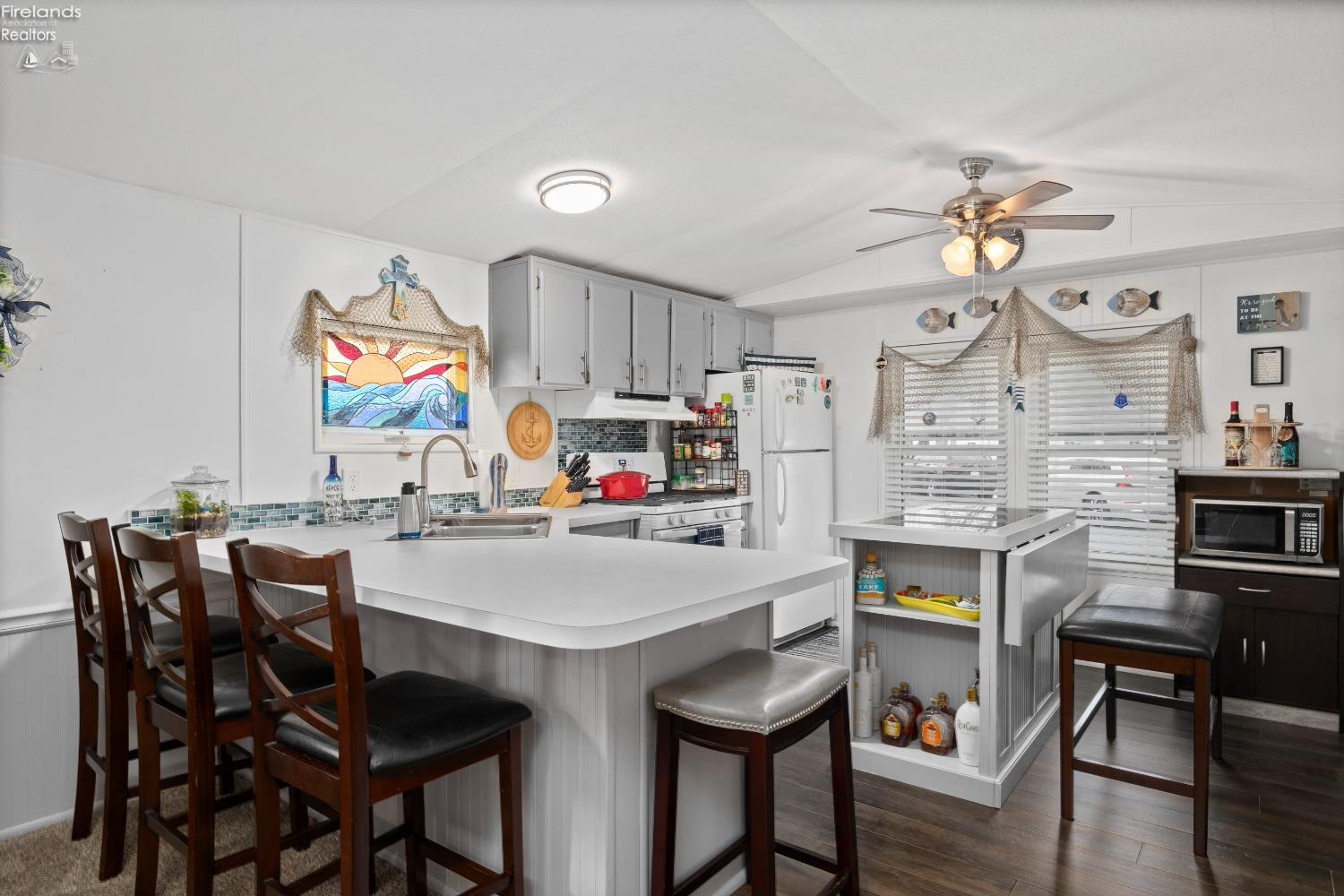 8175 S North Shore Boulevard #70, Marblehead, Texas image 2