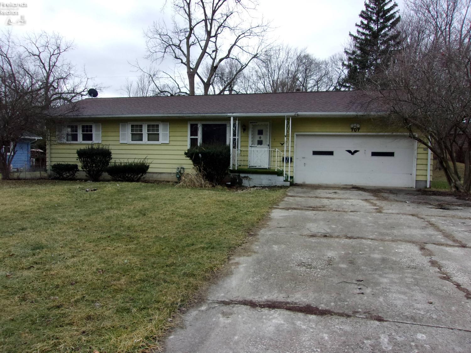 113 W Cates Lane, White Oak, Ohio image 1