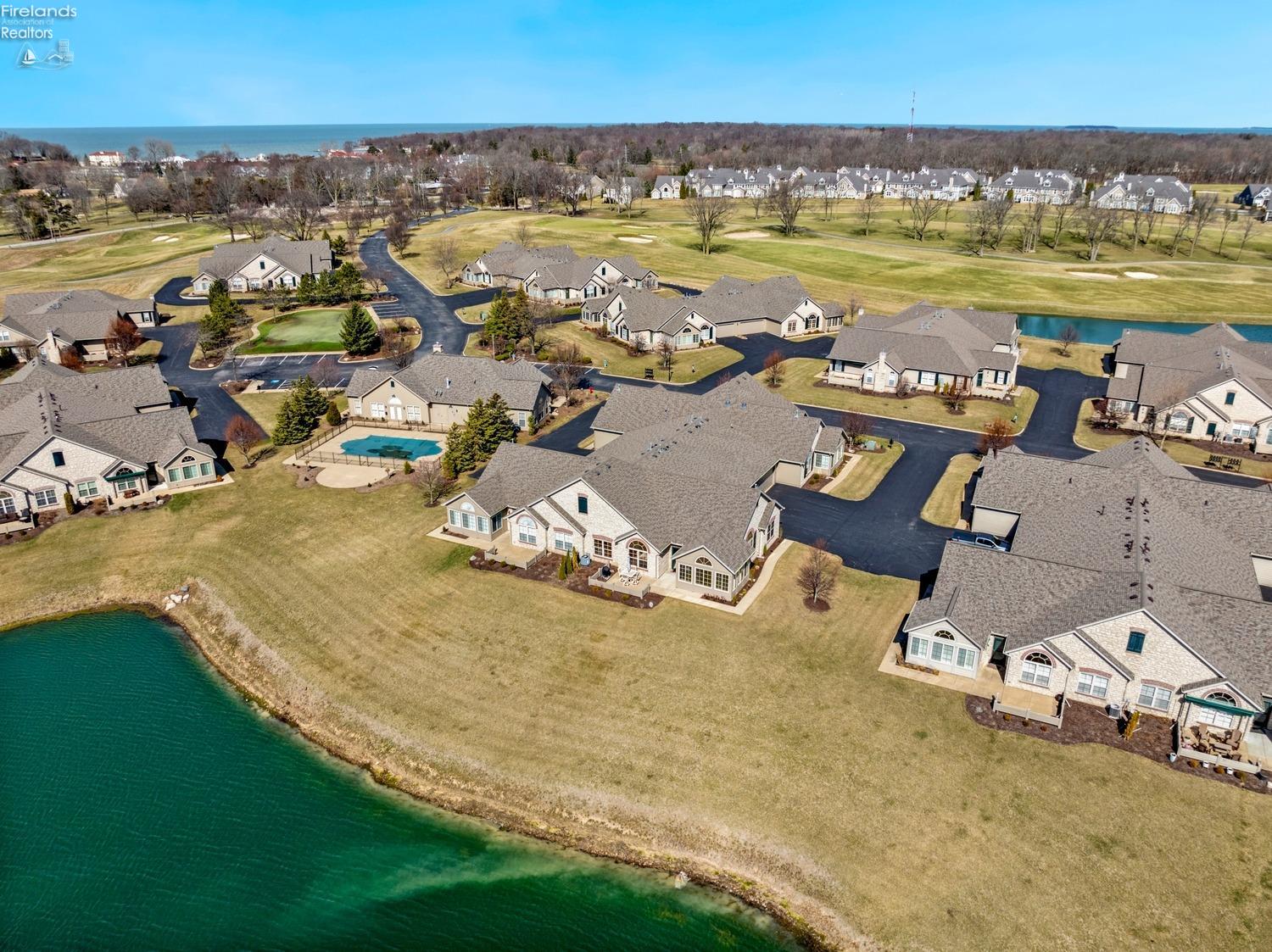 2685 N Canterbury Circle, Port Clinton, Ohio image 45