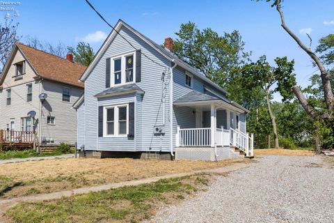 Homes For Sale - 929 Washington Ave. Ave<br/> Lorain, OH 44052