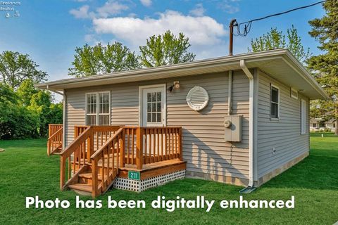 Homes For Sale - 211 Orchard Ln<br/> Kelleys Island, OH 43438