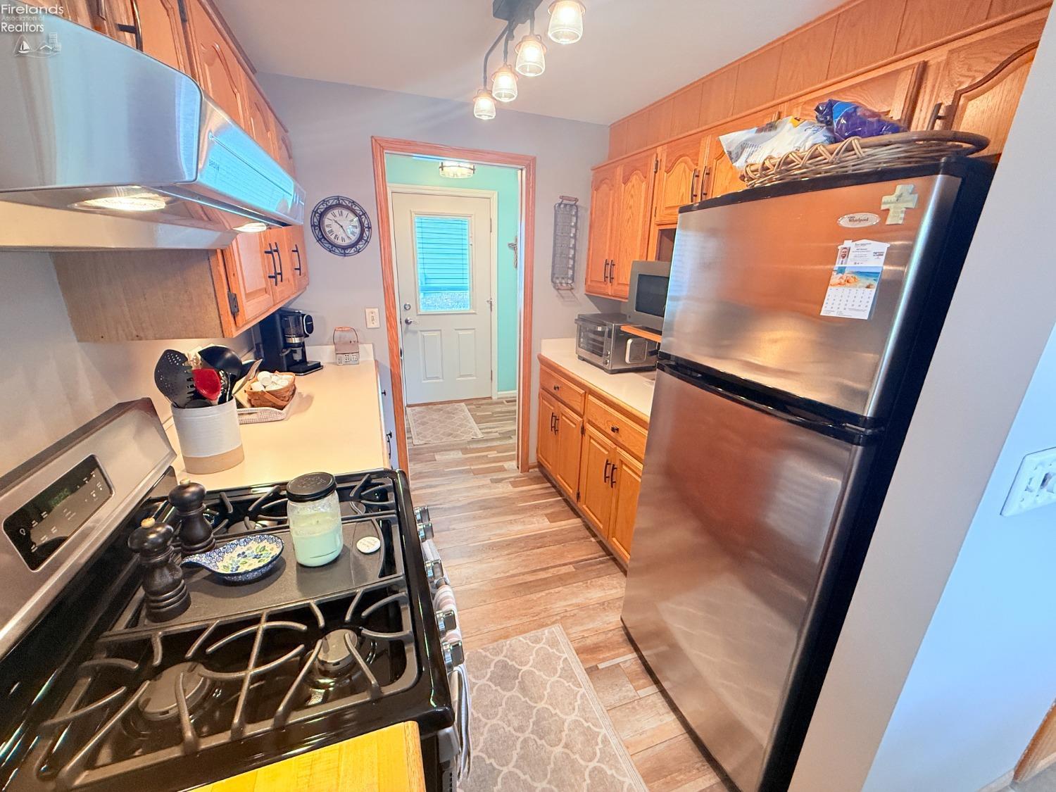 5544 E Eastview Lane, Port Clinton, Ohio image 14