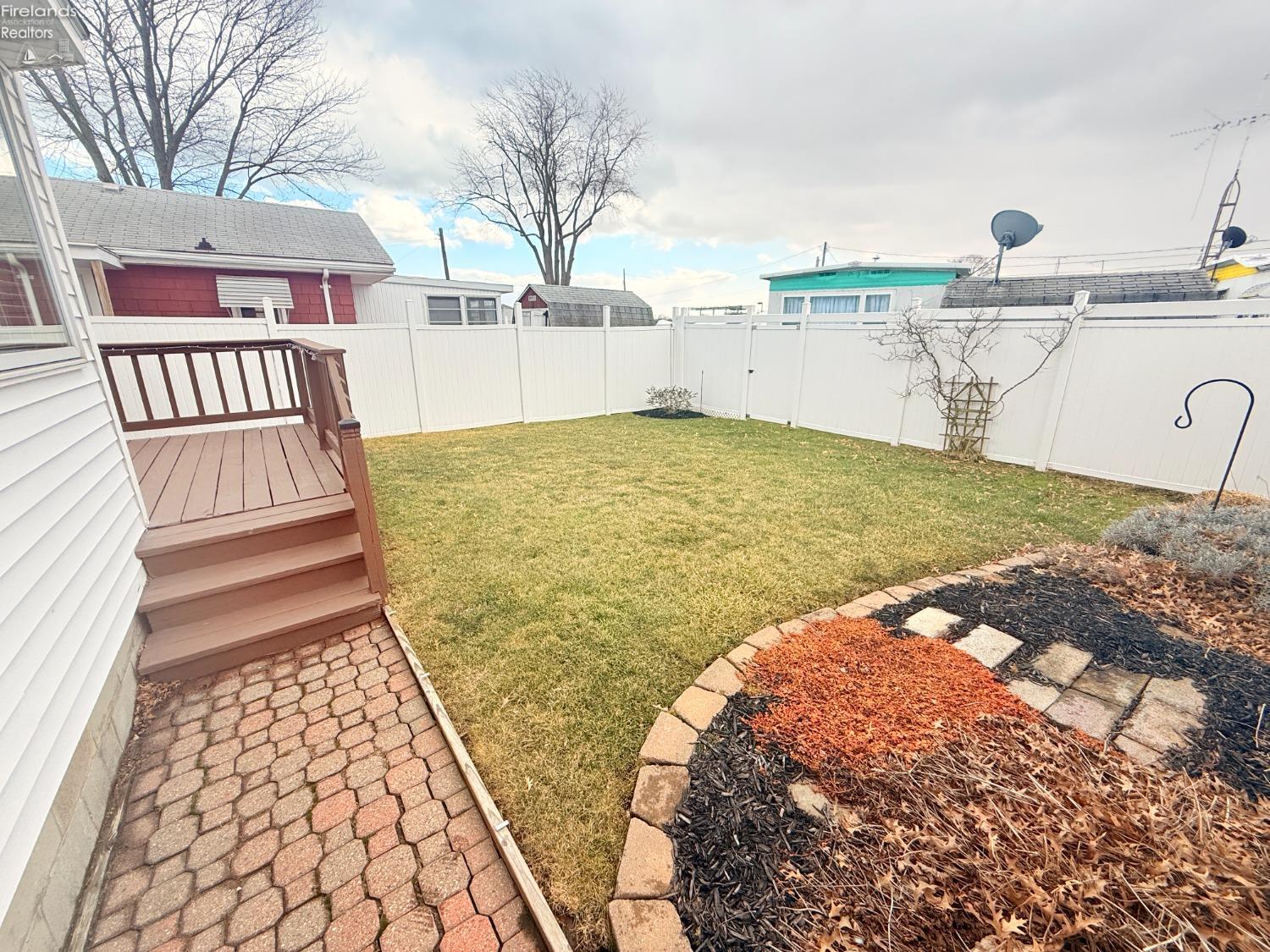 5544 E Eastview Lane, Port Clinton, Ohio image 34