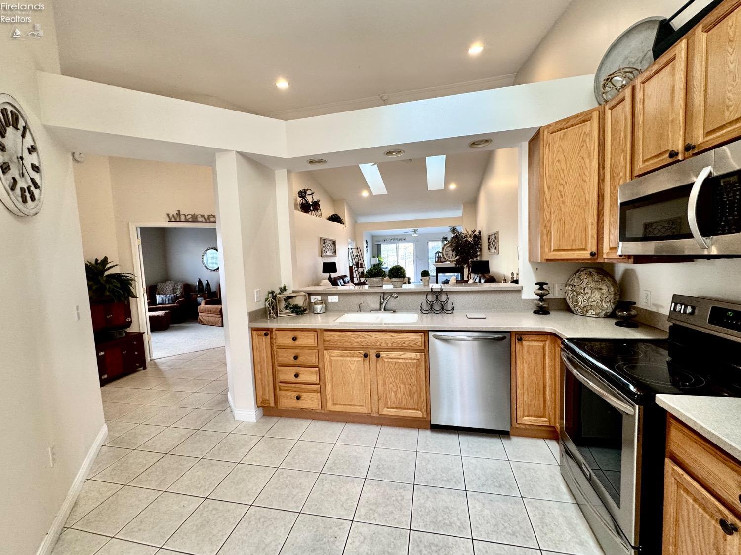 687 N Hidden Harbor Drive, Port Clinton, Texas image 10