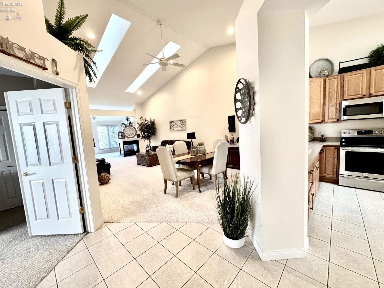 687 N Hidden Harbor Drive, Port Clinton, Texas image 6
