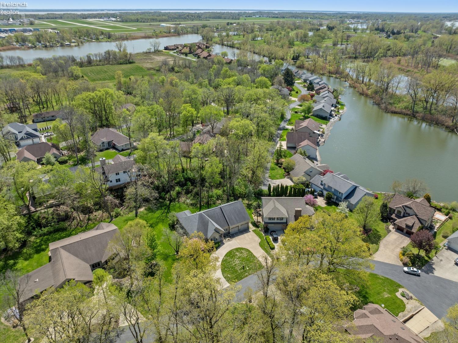 3580 E Oak Lake Drive, Port Clinton, Texas image 46