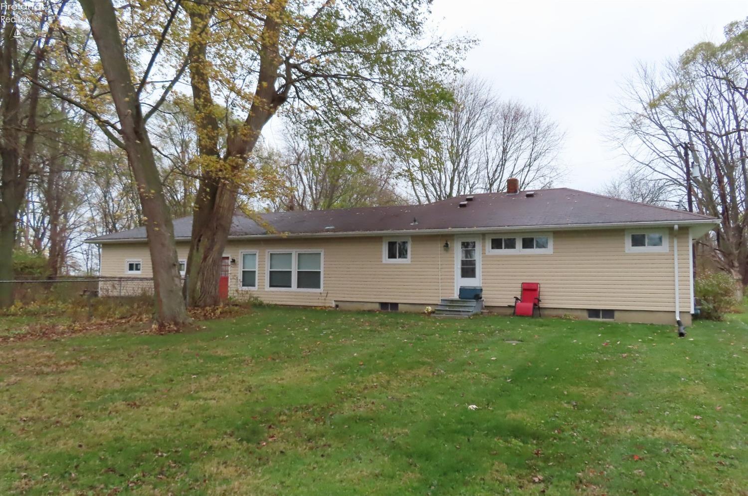 7311 Freeman Lane, Huron, Ohio image 2