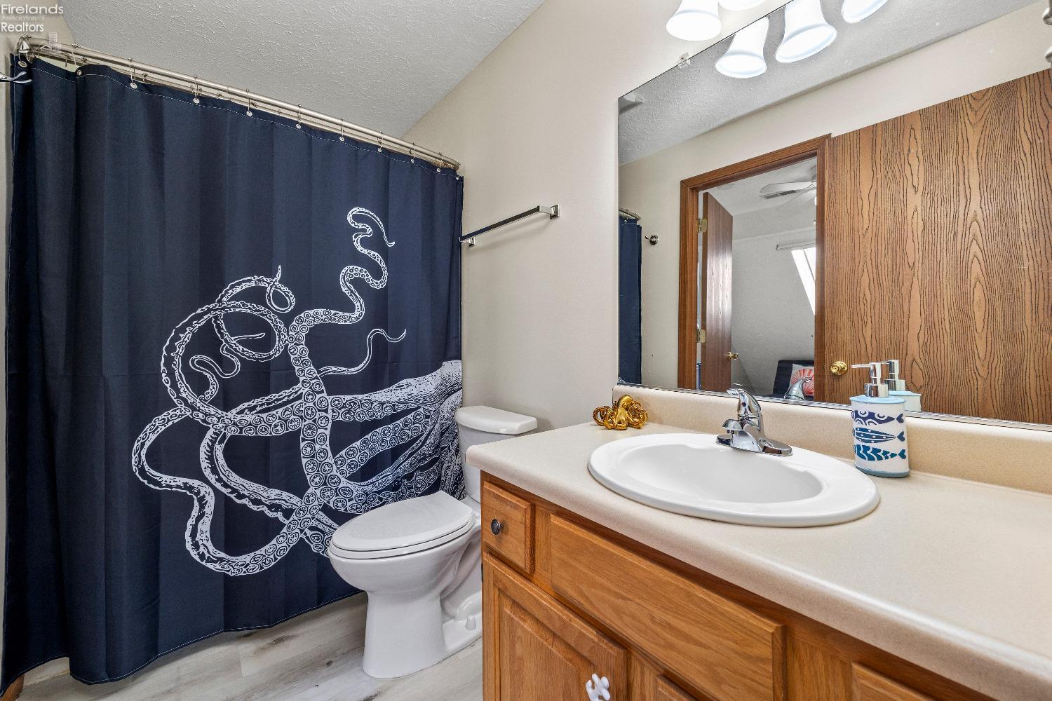 89 N Schooner Point Drive, Port Clinton, Texas image 25