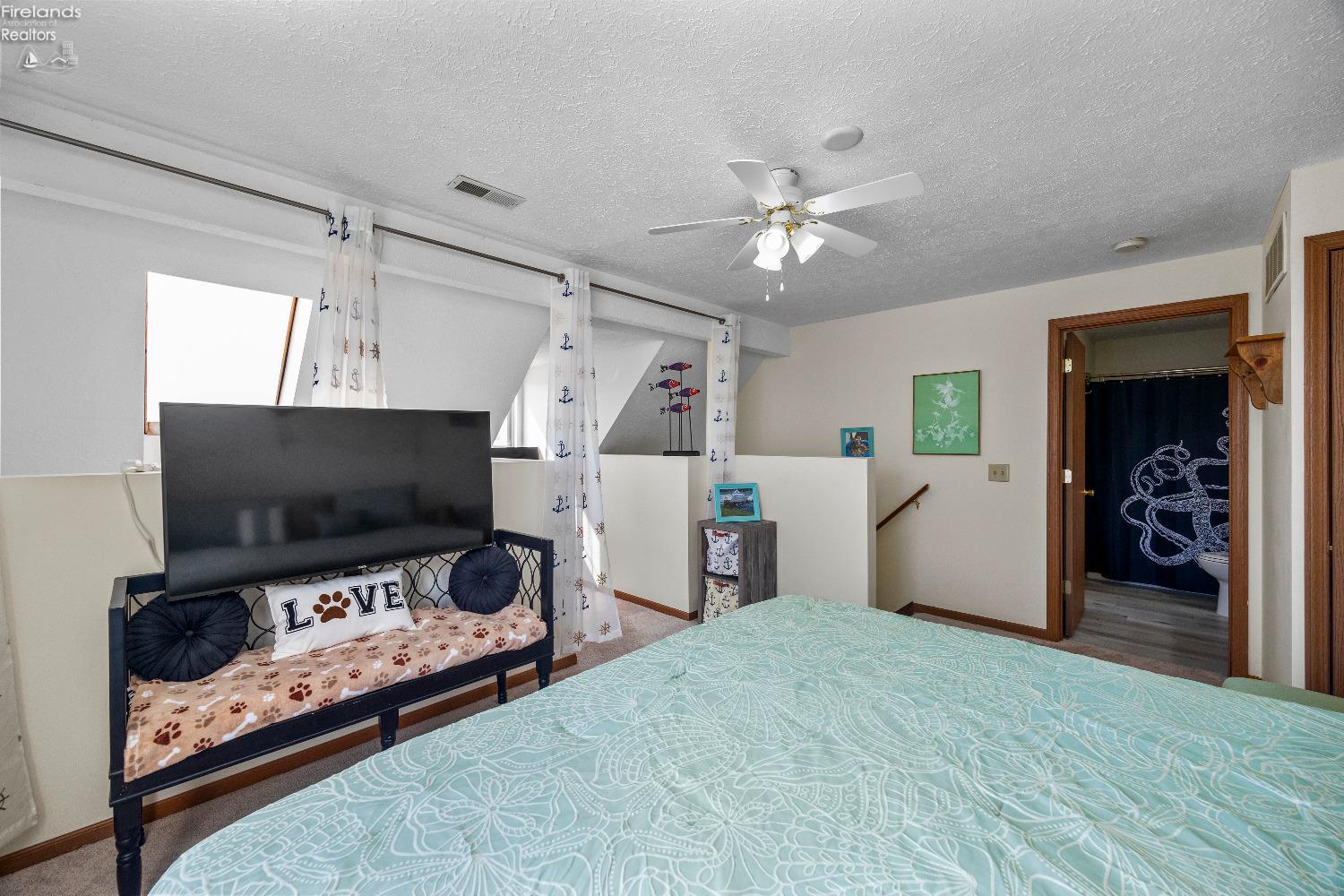 89 N Schooner Point Drive, Port Clinton, Texas image 24