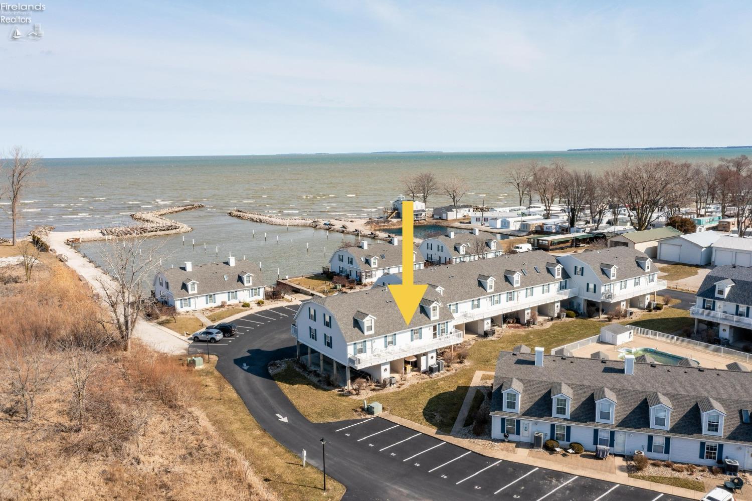 89 N Schooner Point Drive, Port Clinton, Texas image 1
